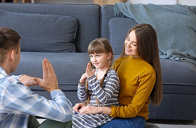 Professional Makaton signing with Music classes in Essex Children can interact using signs and symbols to interact with each other